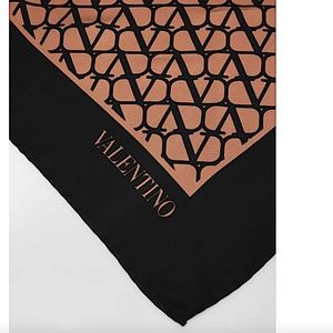 Valentino Garavani Two-Tone V-Logo Silk Square Scarf